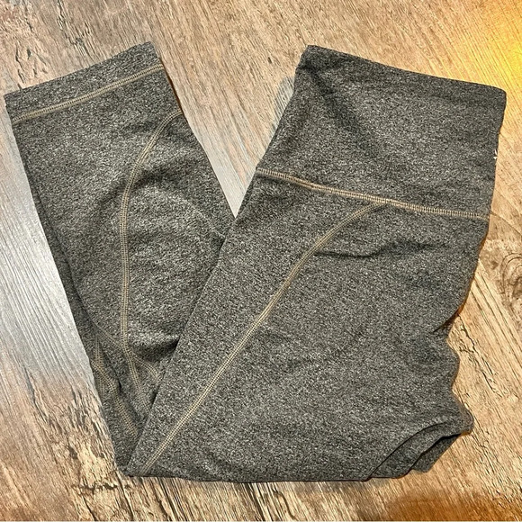 FINAL PRICE Athleta Salutation Capri Heather Gray Leggings - Picture 6 of 6